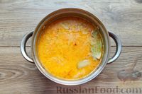 Фото приготовления рецепта: Рыбный суп со сметаной - шаг №13