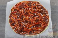 Фото приготовления рецепта: Бездрожжевая пицца с вялеными томатами, ветчиной и болгарским перцем - шаг №10