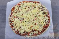 Фото приготовления рецепта: Бездрожжевая пицца с вялеными томатами, ветчиной и болгарским перцем - шаг №11