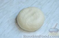Фото приготовления рецепта: Дрожжевой хлеб-плетёнка с колбасой и сыром - шаг №7