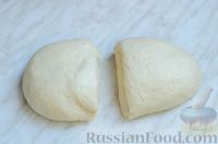 Фото приготовления рецепта: Дрожжевой хлеб-плетёнка с колбасой и сыром - шаг №11