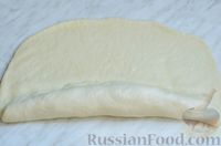 Фото приготовления рецепта: Дрожжевой хлеб-плетёнка с колбасой и сыром - шаг №14