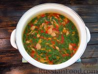 Фото приготовления рецепта: Суп с сосисками, вермишелью и овощами - шаг №20