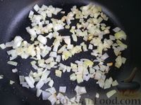 Фото приготовления рецепта: Штрудель со шпинатом и сыром фета, из слоёного теста - шаг №4