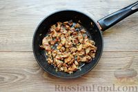Фото приготовления рецепта: Куриные зразы с грибами и сыром - шаг №4