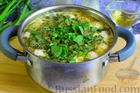 Фото приготовления рецепта: Щавелевый суп с фрикадельками и яйцами - шаг №12