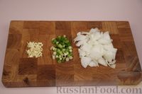 Фото приготовления рецепта: Сливочный суп с сосисками и манными клёцками - шаг №2