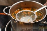 Фото приготовления рецепта: Сливочный суп с сосисками и манными клёцками - шаг №12