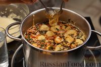 Фото приготовления рецепта: Сливочный суп с сосисками и манными клёцками - шаг №17
