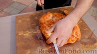 Фото приготовления рецепта: Шашлык из целой курицы (плюс несложный чесночный соус) - шаг №5