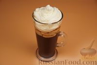 Фото приготовления рецепта: Холодный венский кофе с шоколадом (из растворимого кофе) - шаг №8