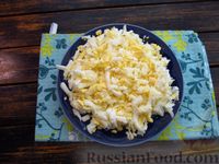 Фото приготовления рецепта: Заливной пирог на кефире и майонезе, с рисом и яйцами - шаг №11