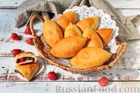 Фото приготовления рецепта: Сладкие пирожки со щавелем и клубникой (в духовке) - шаг №21