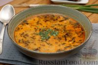 Фото к рецепту: Сливочный суп с сосисками и манными клёцками