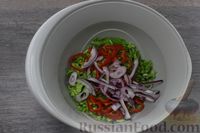 Фото приготовления рецепта: Овощной салат с горчично-лимонной заправкой - шаг №7