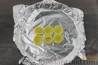 Фото приготовления рецепта: Скумбрия, запечённая с картофелем и грибами - шаг №9