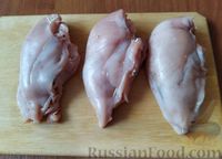 Фото приготовления рецепта: Куриное филе, запечённое с помидорами и моцареллой - шаг №7