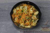 Фото приготовления рецепта: Куриное филе с морковью по-корейски и соевым соусом (на сковороде) - шаг №7