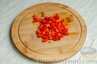 Фото приготовления рецепта: Яичный рулет с кабачками, сыром и болгарским перцем - шаг №3
