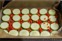 Фото приготовления рецепта: Яичный рулет с кабачками, сыром и болгарским перцем - шаг №5