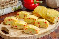 Фото приготовления рецепта: Яичный рулет с кабачками, сыром и болгарским перцем - шаг №13