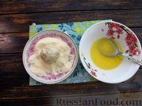 Фото приготовления рецепта: Молодая картошка в манной панировке (в духовке) - шаг №10