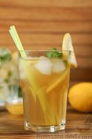 Фото приготовления рецепта: Холодный зелёный чай с лимоном и мёдом - шаг №7