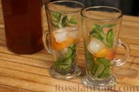 Фото приготовления рецепта: Холодный чай с персиком и базиликом - шаг №7