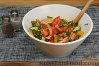 Фото приготовления рецепта: Салат из помидоров и огурцов с соусом айоли - шаг №7