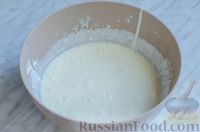 Фото приготовления рецепта: Песочный пирог с творожной начинкой, вишней и штрейзелем - шаг №8