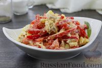 Фото к рецепту: Салат с курицей, овощами и сыром