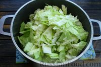 Фото приготовления рецепта: Овощное рагу с кабачками, картошкой и капустой - шаг №8