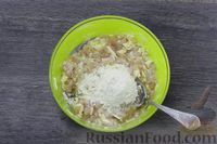 Фото приготовления рецепта: Рубленые куриные котлеты с плавленым сыром и сметаной - шаг №6