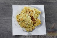 Фото приготовления рецепта: Рубленые куриные котлеты с плавленым сыром и сметаной - шаг №9