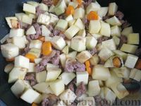 Фото приготовления рецепта: Рагу с баклажанами, кабачками и мясным фаршем - шаг №5