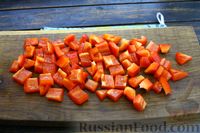 Фото приготовления рецепта: Кабачки, тушенные с болгарским перцем и томатным соусом - шаг №4