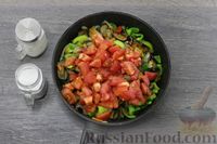 Фото приготовления рецепта: Овощное рагу с баклажанами, сладким перцем и помидорами - шаг №9