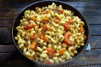 Фото приготовления рецепта: Макароны с фаршем и овощами в томатном соусе - шаг №18