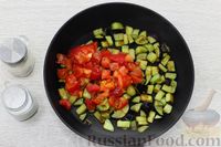 Фото приготовления рецепта: Кускус с баклажанами и помидорами - шаг №6