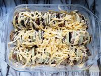 Фото приготовления рецепта: Кабачки, запечённые с картофелем и грибами, в сливках - шаг №8