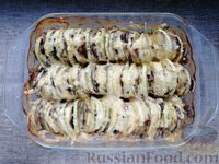 Фото приготовления рецепта: Кабачки, запечённые с картофелем и грибами, в сливках - шаг №9