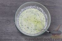 Фото приготовления рецепта: Тонкие блинчики на кефире, с сыром и зеленью - шаг №6