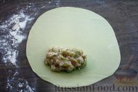 Фото приготовления рецепта: Чебуреки из заварного теста с куриным фаршем - шаг №15