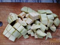 Фото приготовления рецепта: Котлеты из баклажанов с сыром и зеленью - шаг №2