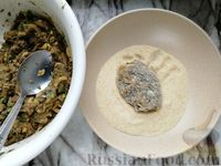 Фото приготовления рецепта: Котлеты из баклажанов с сыром и зеленью - шаг №10