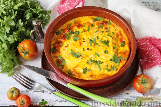 Яичница-болтунья с помидорами и сыром