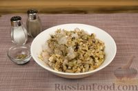 Фото приготовления рецепта: Лодочки из перца с рыбой и грибами (без риса) - шаг №6