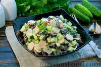 Фото приготовления рецепта: Салат с крабовыми палочками, фасолью и огурцами - шаг №10