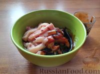 Фото приготовления рецепта: Лапша удон с курицей, овощами и соусом терияки - шаг №2