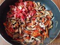 Фото приготовления рецепта: Лапша удон с курицей, овощами и соусом терияки - шаг №10